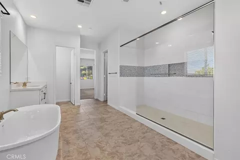 Bath - 26164 Waldon, Menifee, CA 92584 photo 4 of 4