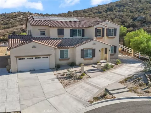 Exterior - 26164 Waldon, Menifee, CA 92584 photo 2 of 4
