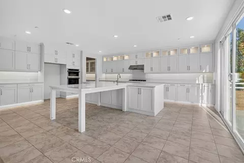 Kitchen - 26164 Waldon, Menifee, CA 92584 photo 2 of 3