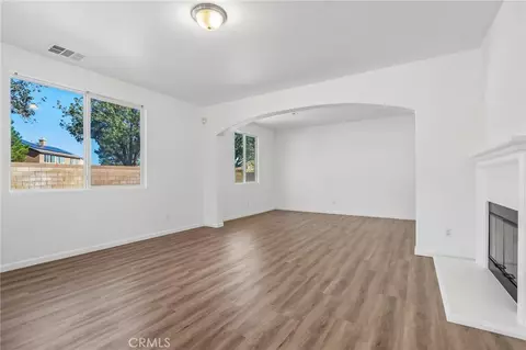 Living - 3147 W Lingard, Lancaster, CA 93536 photo 4 of 8