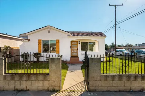 10820 Capistrano, Lynwood, CA 90262