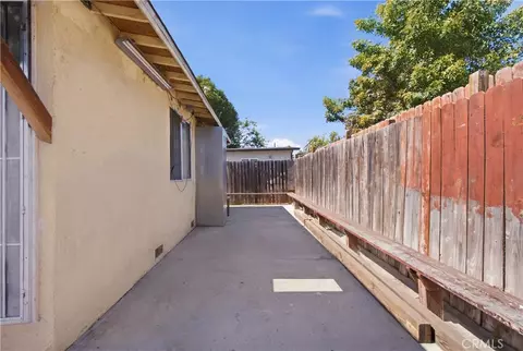 Exterior - 512 S Willowbrook, Compton, CA 90220 photo 4 of 4