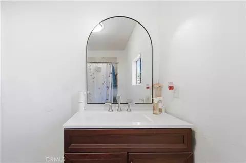 Bath - 512 S Willowbrook, Compton, CA 90220 photo 2 of 2