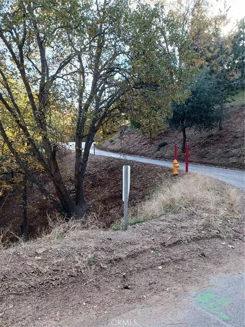 24764 Edelwiess Dr, Crestline, CA 92325 photo 2