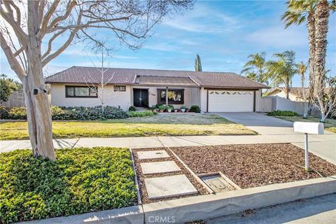 230 Kenwood Dr, Redlands, CA 92374 photo 1