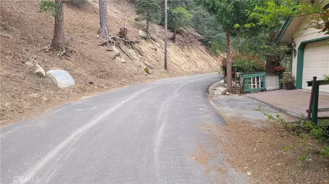 60 Lausanne Dr, Crestline, CA 92325 photo 7
