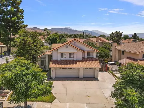 7409 Club View Dr, Highland, CA 92346