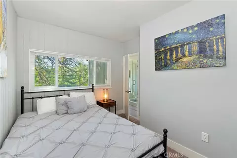Bedroom - 33026 Donner Ln, Arrowbear, CA 92382 photo 1 of 4
