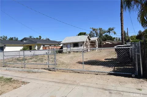 912 Herald St, Redlands, CA 92374 photo 1