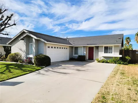 7810 Village Lakes Rd, Highland, CA 92346