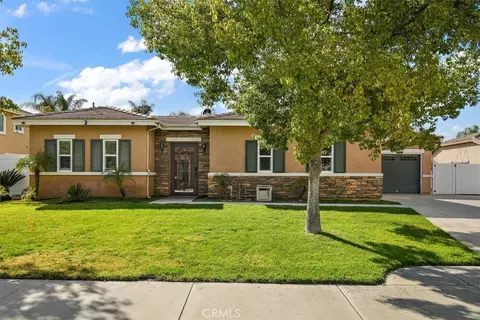 7892 La Cresta St, Highland, CA 92346