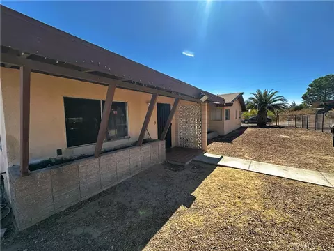 14822 Rodeo Dr, Victorville, CA 92395
