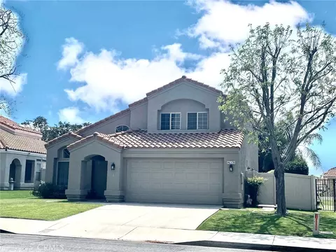 29245 Greenbrier Pl, Highland, CA 92346