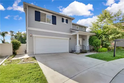 29090 Oak Creek Ln, Highland, CA 92346