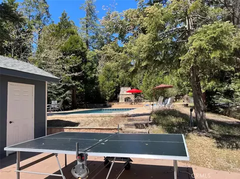 Exterior - 26125 Augusta Dr, Lake Arrowhead, CA 92352 photo 6 of 14