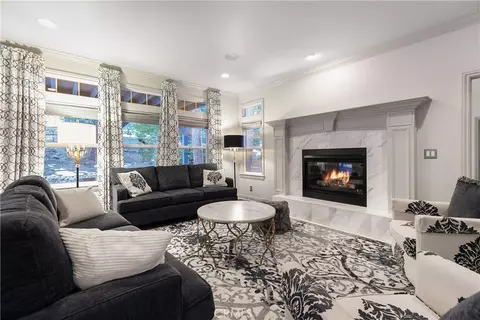 Living - 26125 Augusta Dr, Lake Arrowhead, CA 92352 photo 1 of 4
