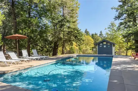 Exterior - 26125 Augusta Dr, Lake Arrowhead, CA 92352 photo 8 of 14