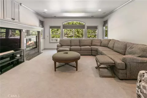 Living - 26125 Augusta Dr, Lake Arrowhead, CA 92352 photo 3 of 4