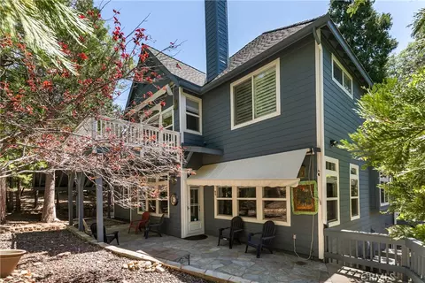 Exterior - 26125 Augusta Dr, Lake Arrowhead, CA 92352 photo 13 of 14