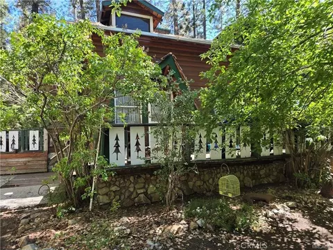 Exterior - 42627 La Cerena Ave, Big Bear Lake, CA 92315 photo 6 of 6