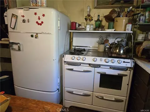 Kitchen - 42627 La Cerena Ave, Big Bear Lake, CA 92315 photo 1 of 3
