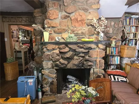 Living - 42627 La Cerena Ave, Big Bear Lake, CA 92315 photo 3 of 4