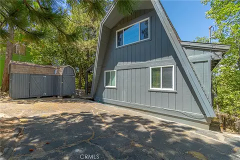 1154 Yukon Dr, Lake Arrowhead, CA 92352