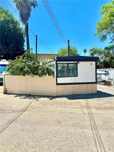 905 La Cadena #12, Riverside, CA 92501