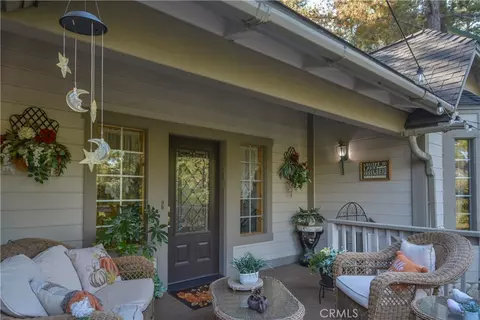 196 N Fairway Dr, Lake Arrowhead, CA 92352