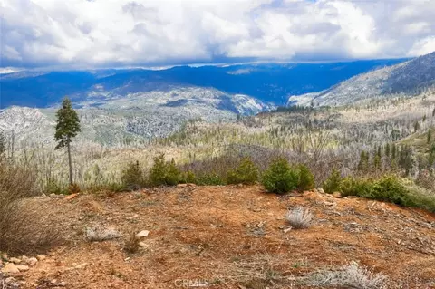 7170 Yosemite Park Way, Yosemite, CA 95389
