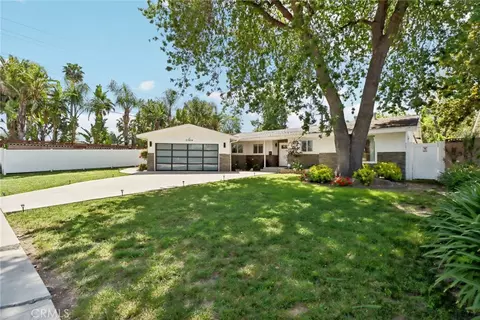 23414 Clarendon St, Woodland Hills, CA 91367