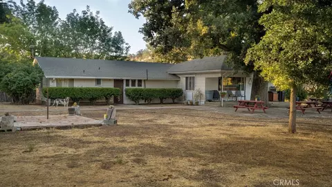 47069 Crump Ln, Coalinga, CA 93210