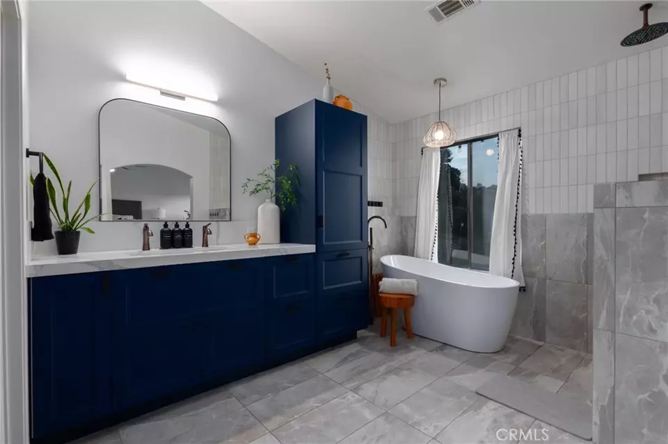 Bath - 5027 Sleeping Indian Rd, Fallbrook, CA 92028 photo 1 of 3