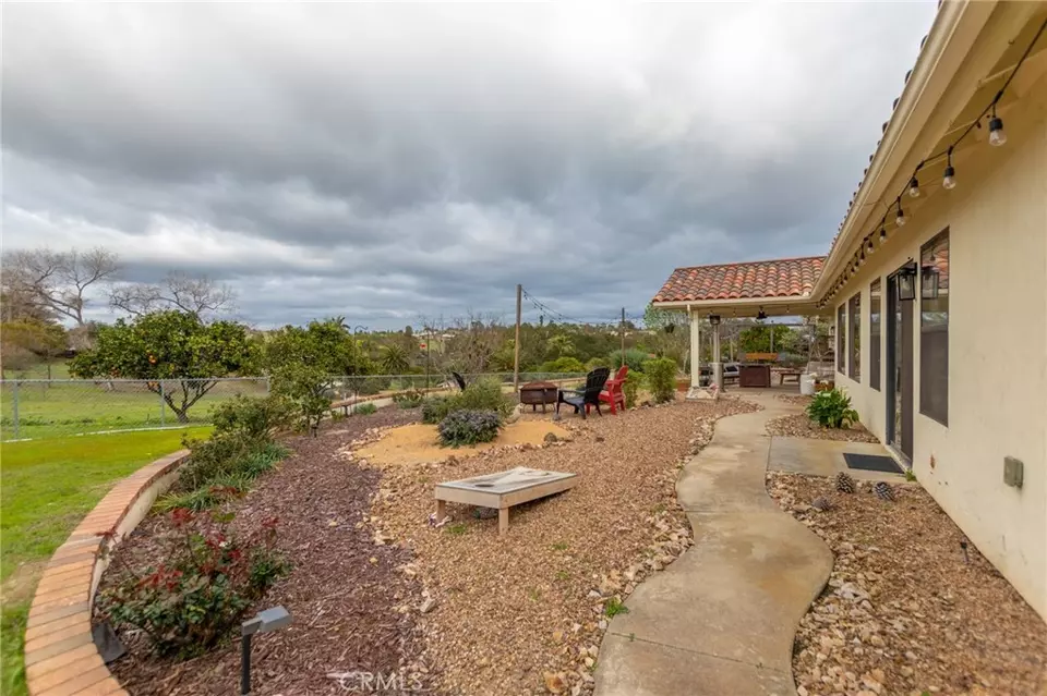 Exterior - 5027 Sleeping Indian Rd, Fallbrook, CA 92028 photo 3 of 4