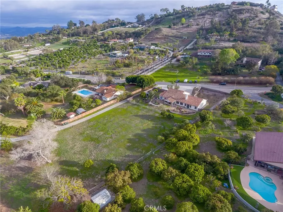 View/Area - 5027 Sleeping Indian Rd, Fallbrook, CA 92028 photo 2 of 4