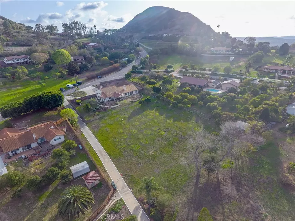 View/Area - 5027 Sleeping Indian Rd, Fallbrook, CA 92028 photo 3 of 4