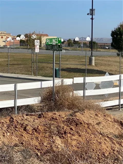 9800 Kern Canyon Rd, Bakersfield, CA 93306