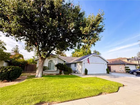 971 Burlingame, Clovis, CA 93612