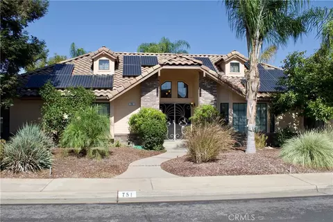 751 Cromwell Ave, Clovis, CA 93611