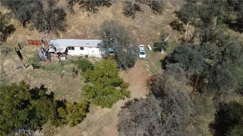 37799 Barberry Ln, Squaw Valley, CA 93675