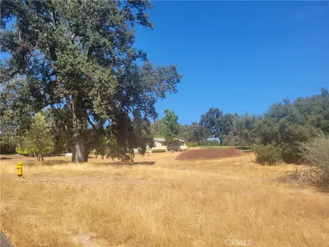 1 Griffin Dr, Oakhurst, CA 93644