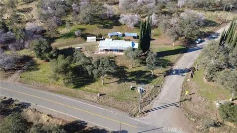 46918 Creekside Rd, Squaw Valley, CA 93675