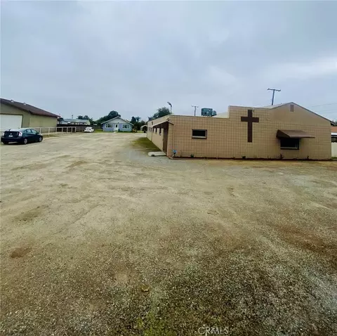 958 S Prospect St, Porterville, CA 93257