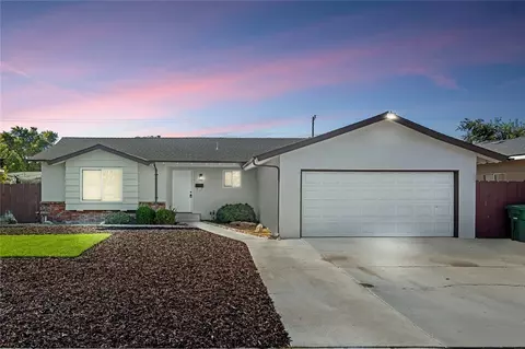 433 N Santa Venetia St, Los Banos, CA 93635