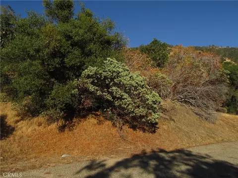 2 Old Oaks Ct, North Fork, CA 93643