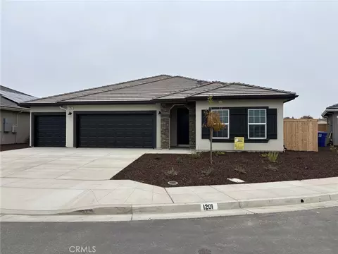 1201 Via Valencia Dr, Madera, CA 93637