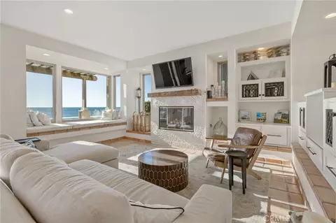 Living - 1234 Pacific, Cayucos, CA 93430 photo 2 of 7