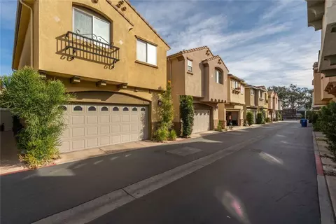 9562 Sundance St, Pacoima, CA 91331
