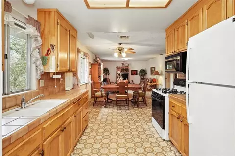 Kitchen - 59556 Cascadel, North Fork, CA 93643 photo 1 of 3
