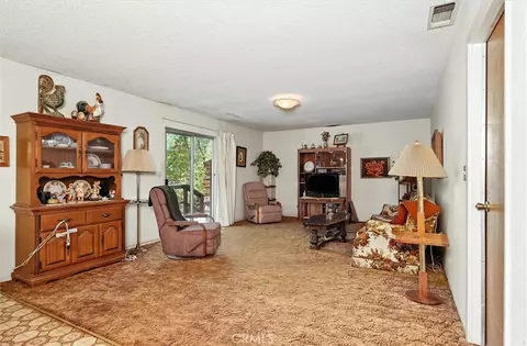 Living - 59556 Cascadel, North Fork, CA 93643 photo 5 of 6